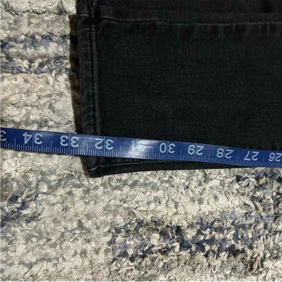 Like New Levi's 311 Shaping Skinny Jeans 28 Long Black Denim Tall Inseam - Picture 5 of 9